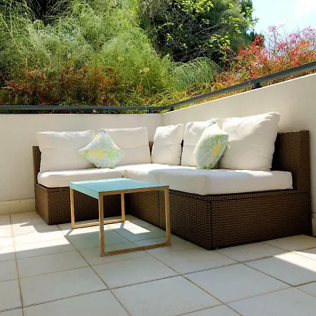 Les Pins Chic With Shared Pool And Shady Terrace *