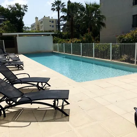 Les Pins Chic With Shared Pool And Shady Terrace